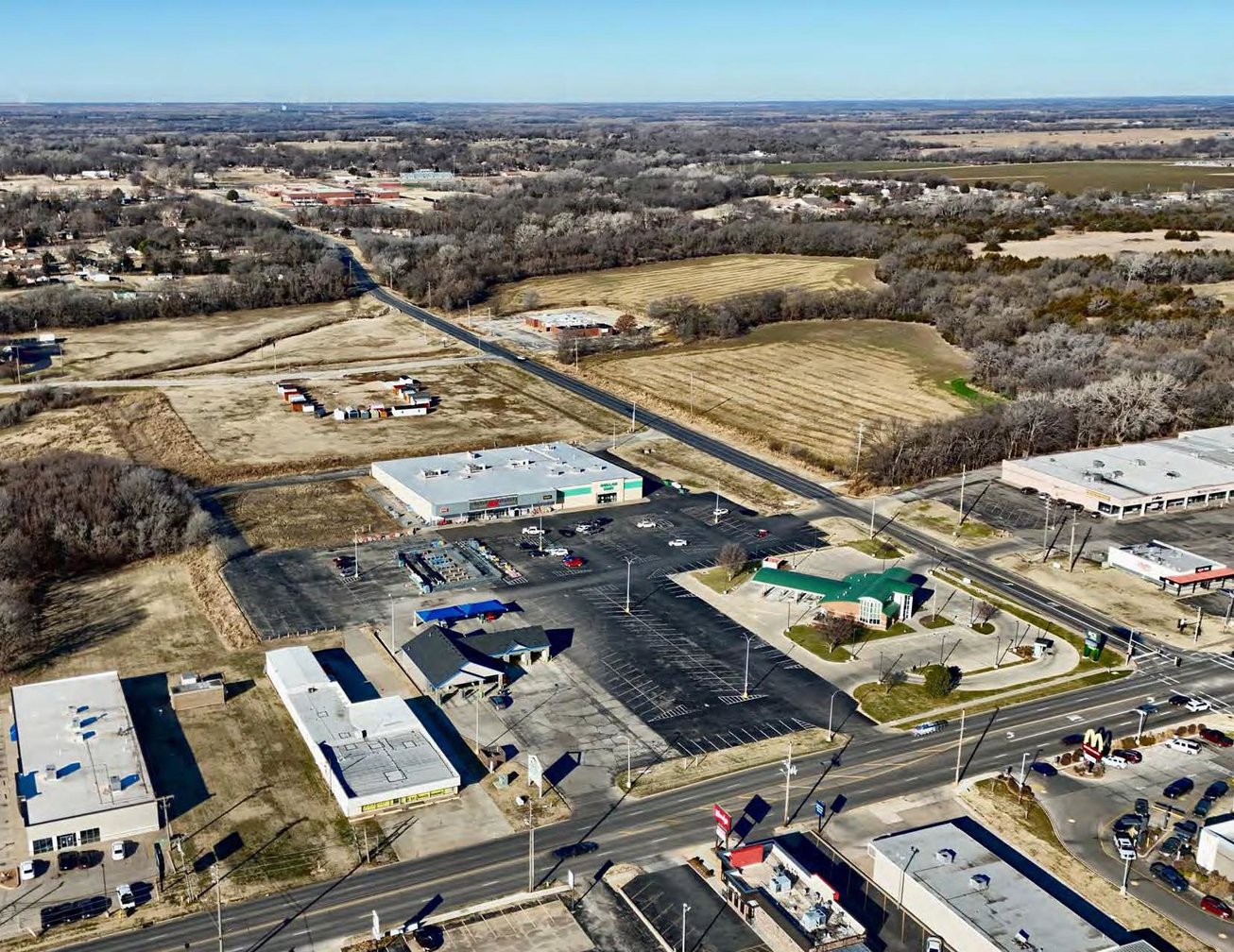 2013 N SUMMIT ST - Image 3