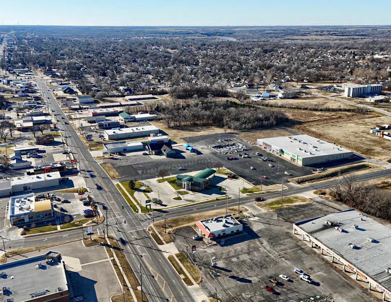 2013 N SUMMIT ST - Image 2